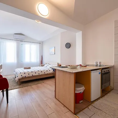 Appartamento Ar Living And