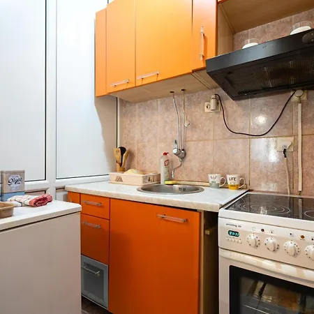 Ar Living And بودغوريتْسا